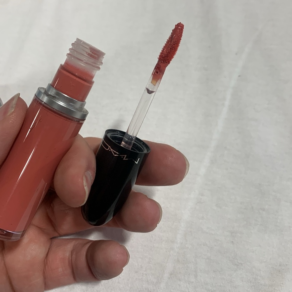 NO BOX - MAC Cosmetics Back In Vogue Lip Gloss M -15 - Picture 5 of 5